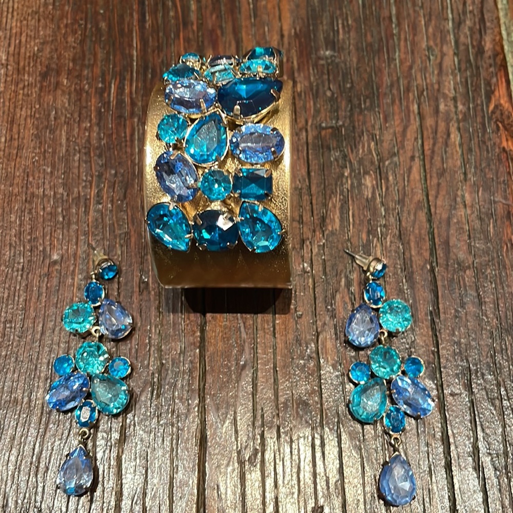 Cache Crystal Bracelet and Earrings Set